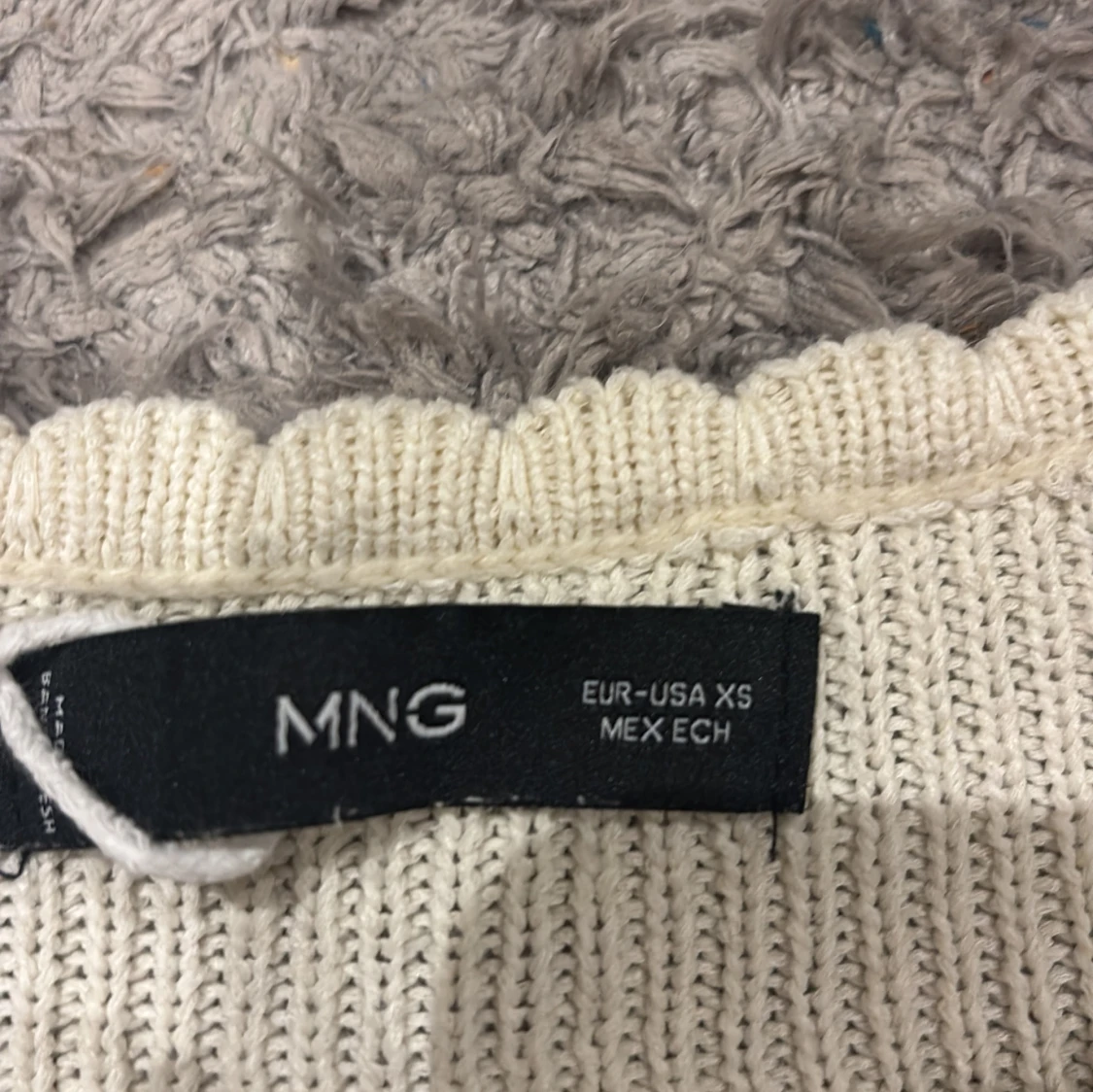 Beige stickad tröja från MNG XS - 1