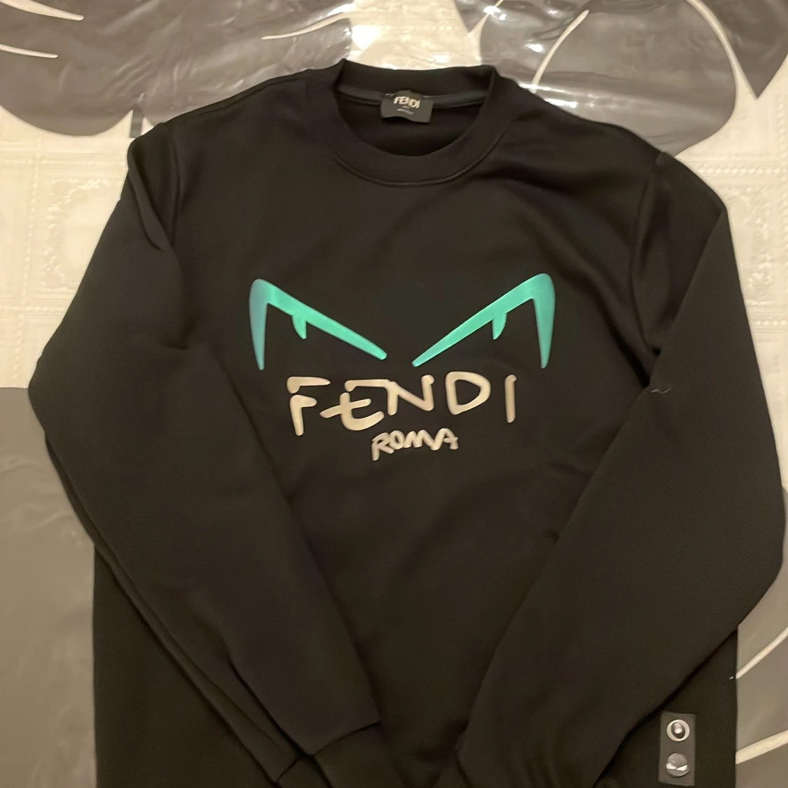 Fendi tröja 