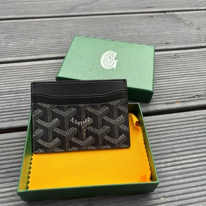 Korthållare  - Riktigt fet plånbok/korthållare, 10/10 skick, helt ny, hör av dig minsta fundering.