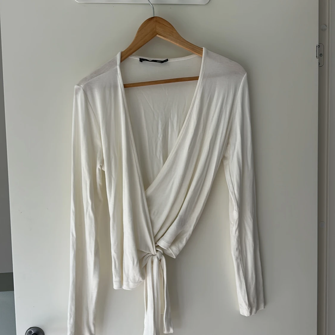 Vit omlottopp från Lager 157, stl M