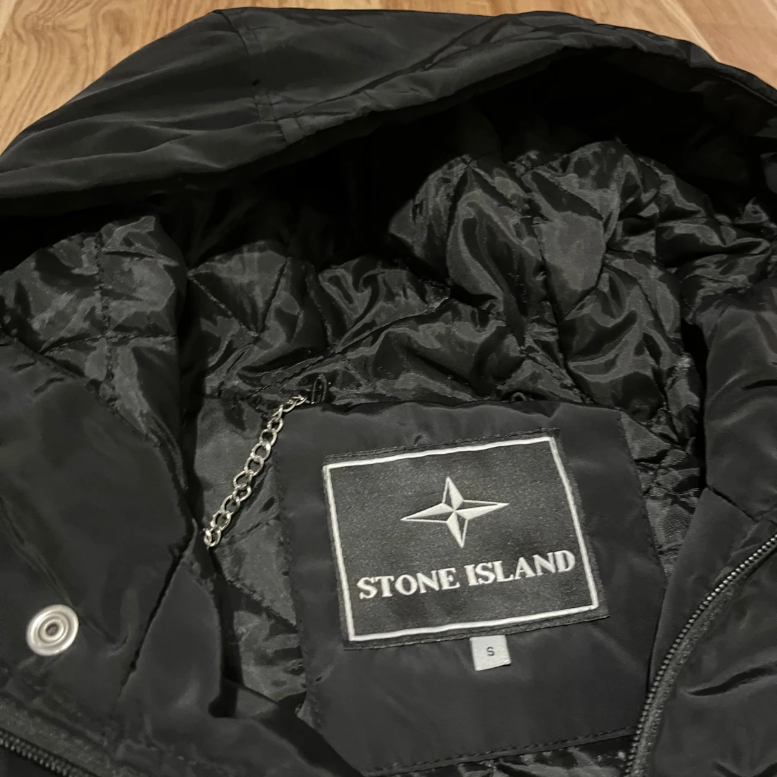 Svart parkajacka från Stone Island - 2