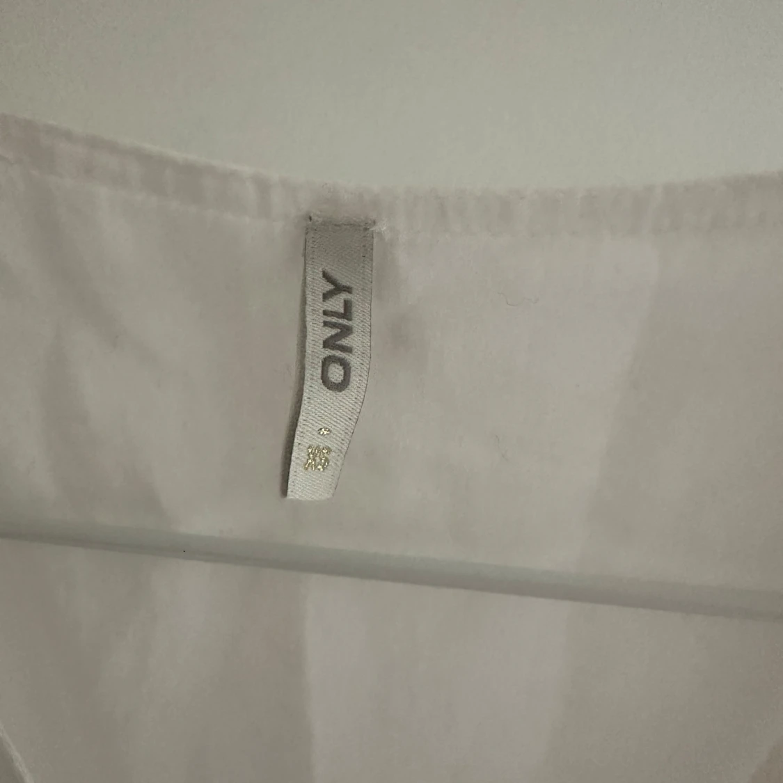 Vit omlottklänning från ONLY - 2