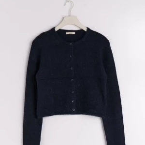 Marinblå kofta - Superfina och populära koftan som tyvärr inte passade mig! Skriv om ni har frågor eller vill ha mer bilder☺️ storlek XS😊