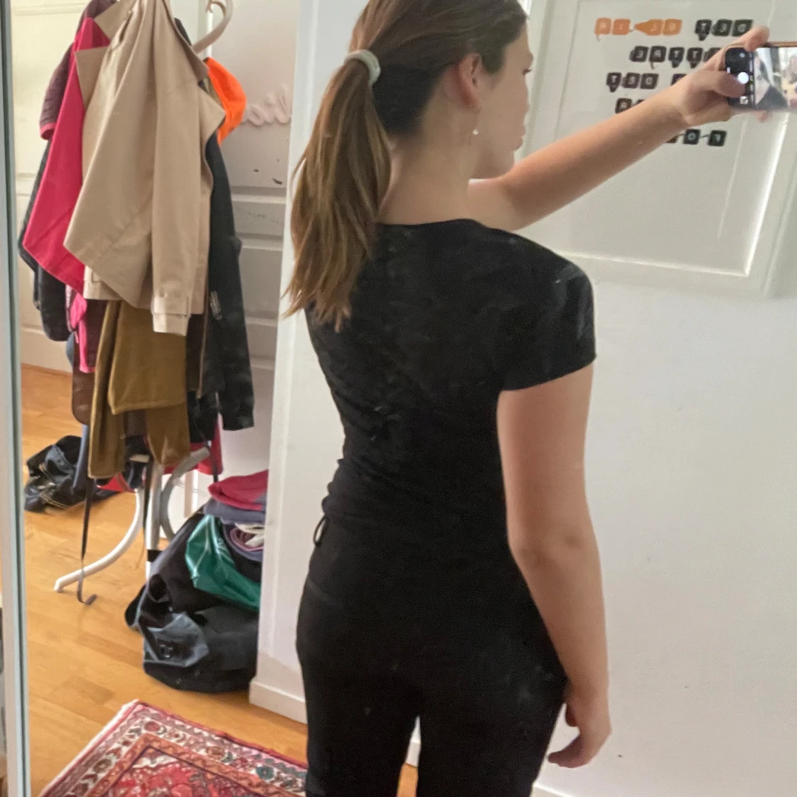 Svart t-shirt från Lindex - 1