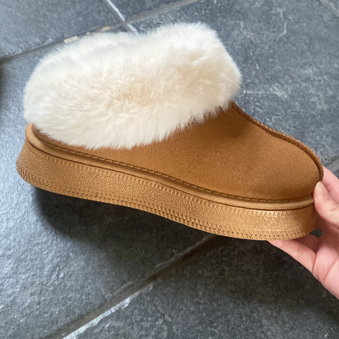 Bruna boots med vit fuskpäls - 1