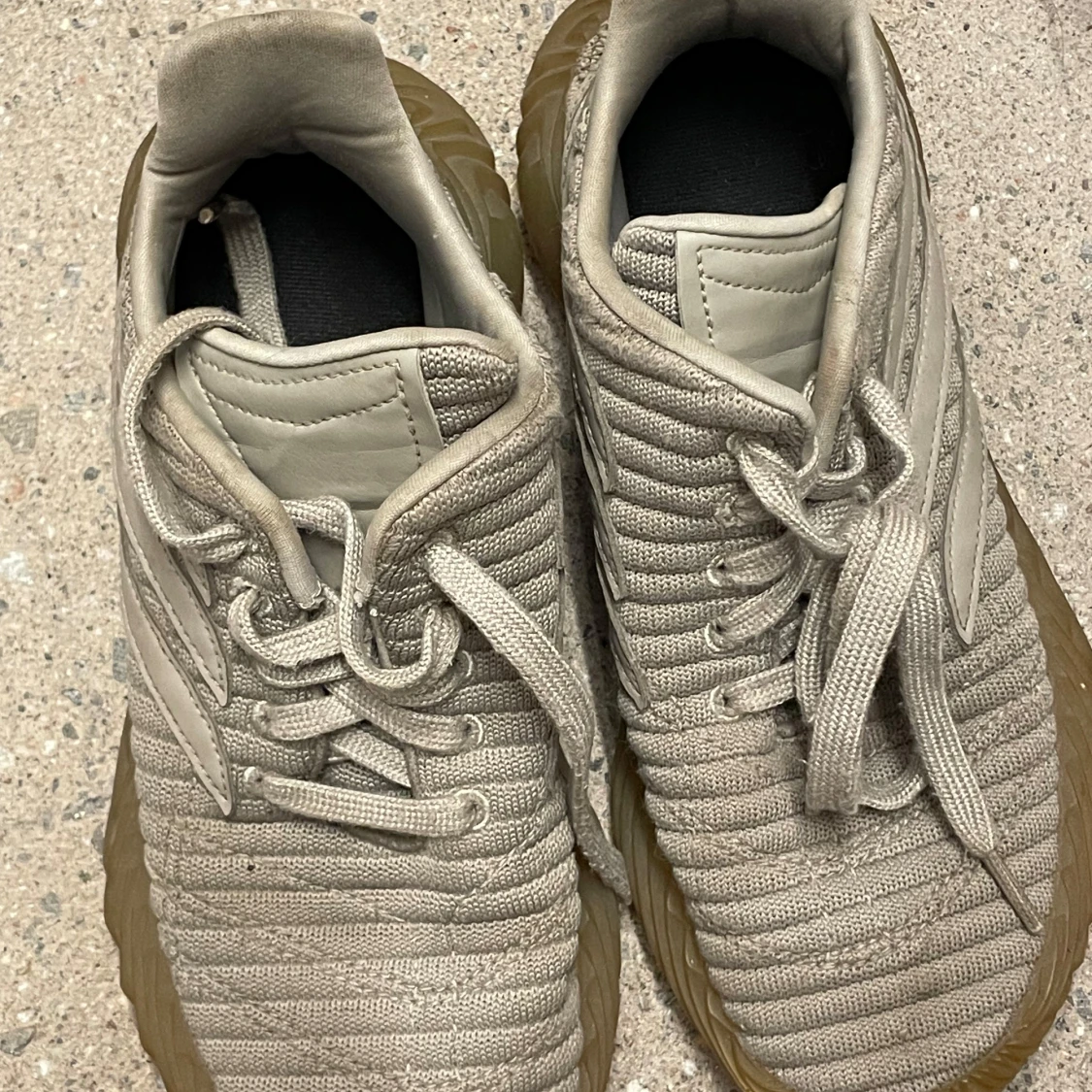 Beige Adidas sneakers strl 38 2/3