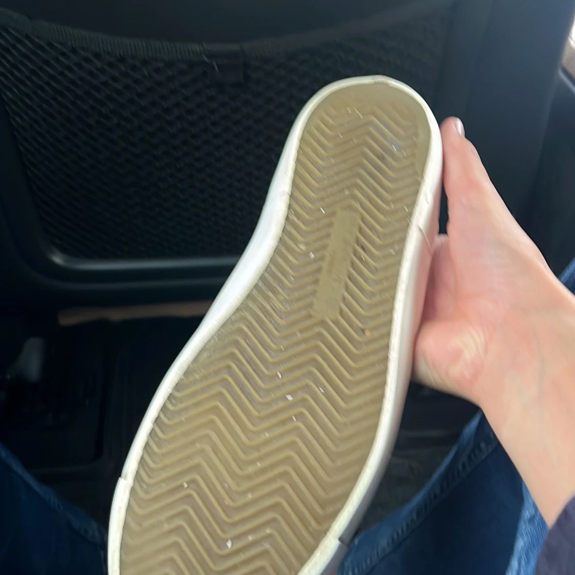 Vita sneakers i skinn med silverdetalj - 1