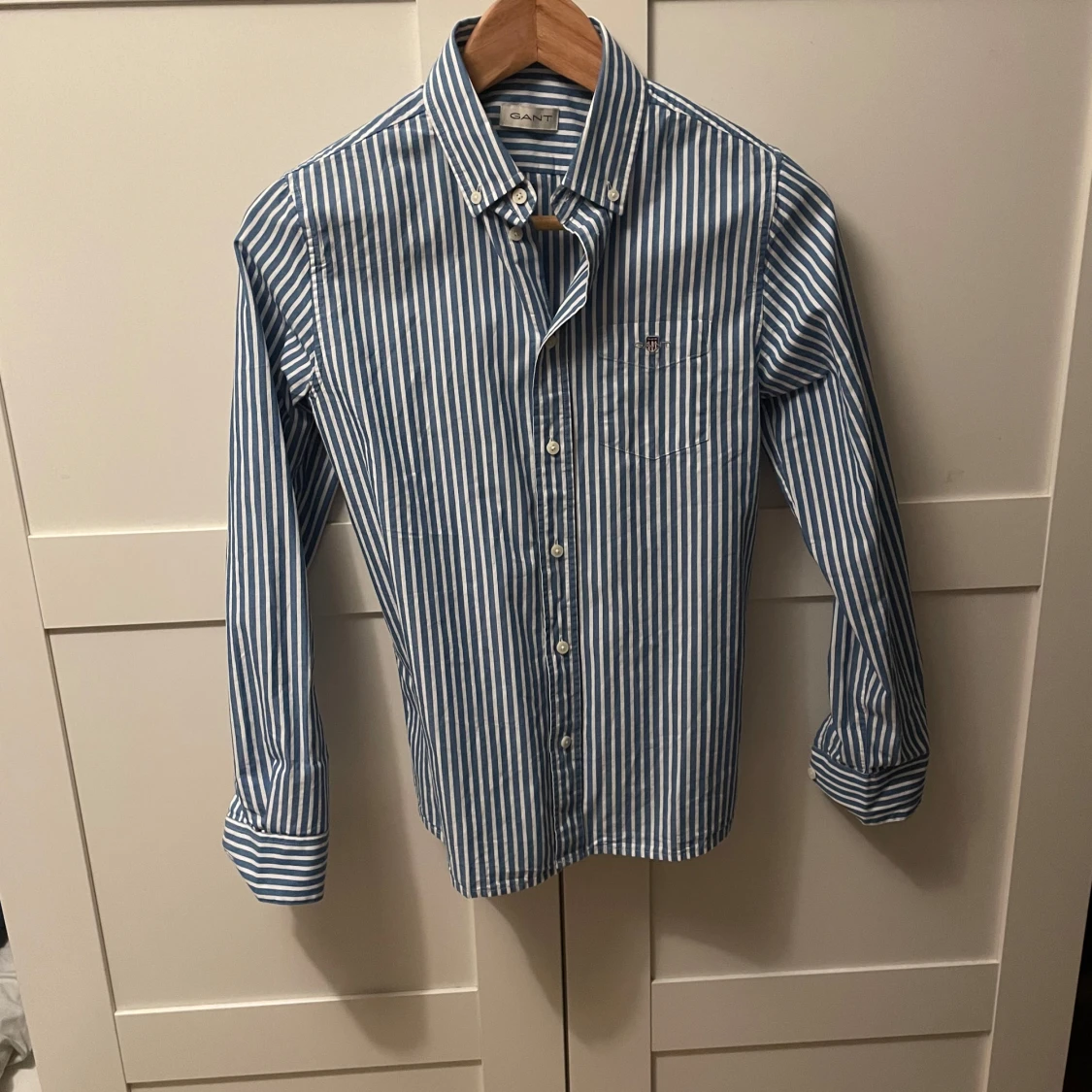 Blåvit randig skjorta från Gant - 1