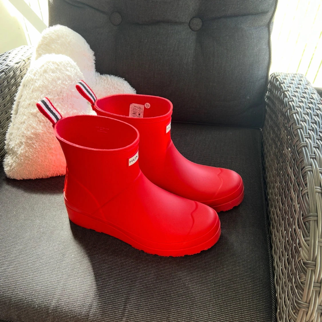 Röda Hunter stövlar med logga