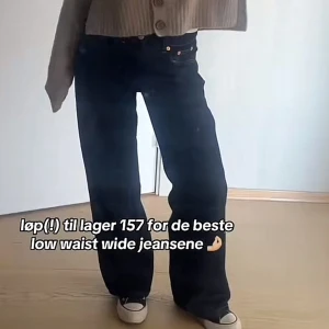 Optiwide jeans - Helt nya low rise, baggy jeans från Lager 157, Storlek L men sitter baggy på någon som är storlek M nypris: 400kr