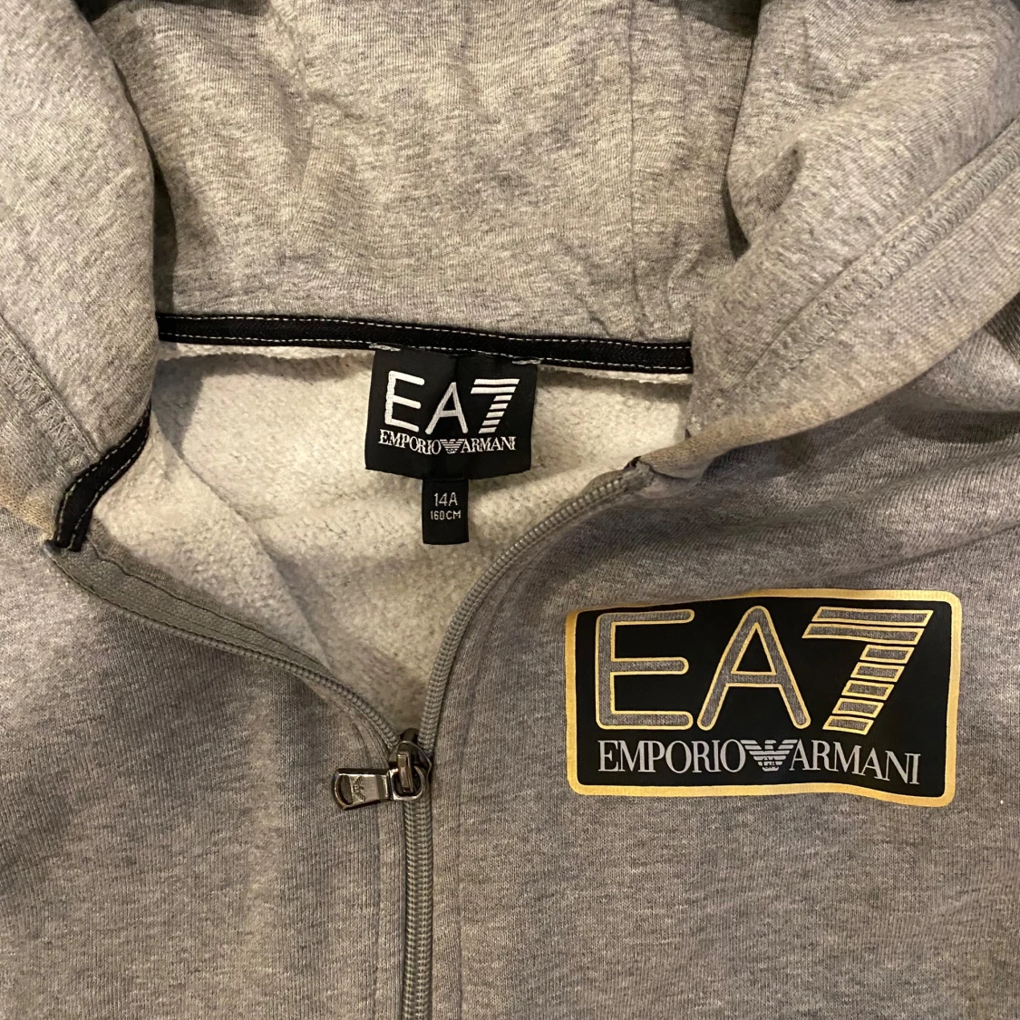 Grå EA7 hoodie med dragkedja - 2