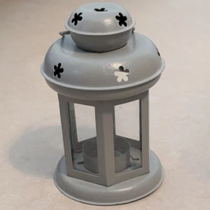 Lykta för värmeljus  - Jätte snygg lykta för värmeljus. Lyktan är av metall 