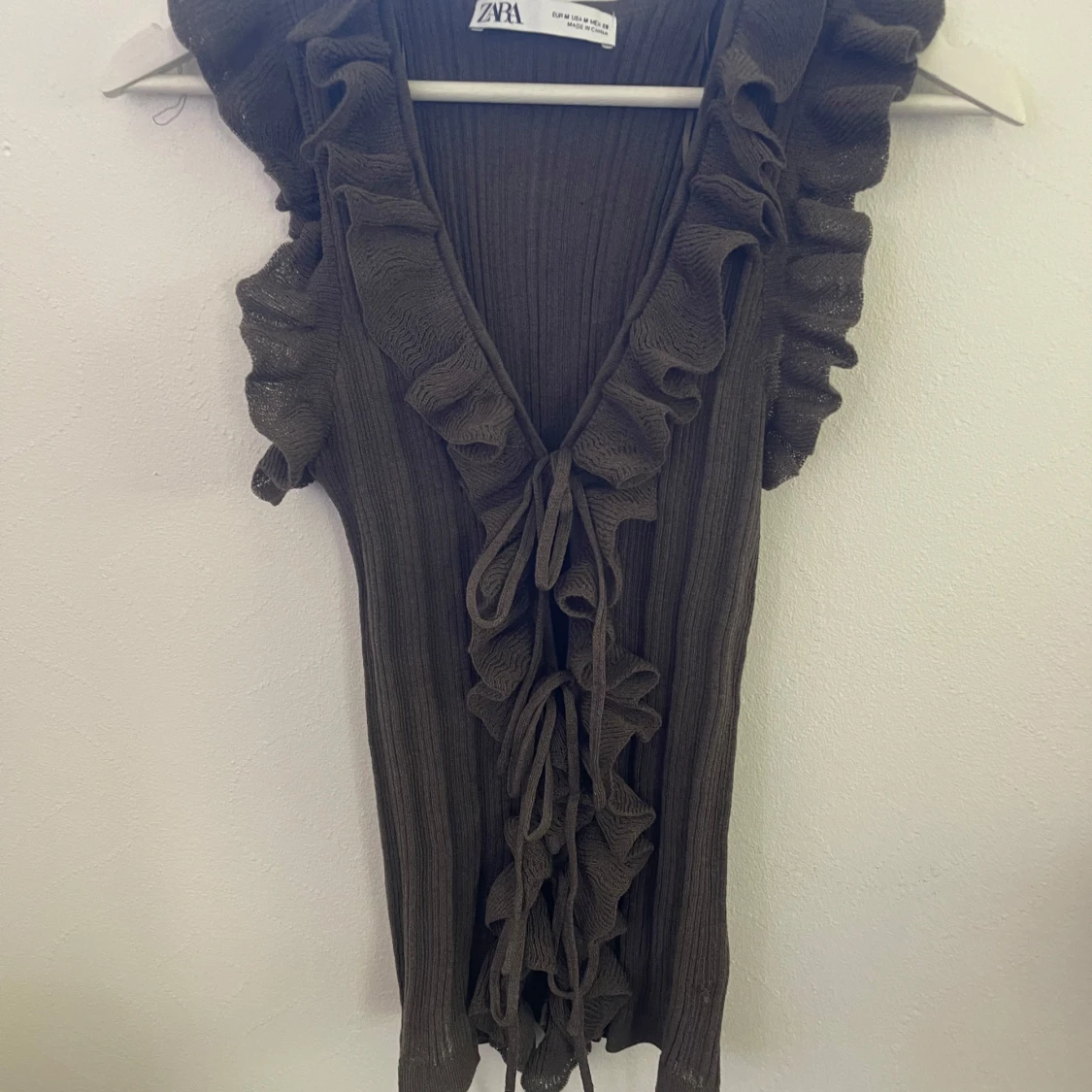 Grön ribbad volangtopp från Zara - 1