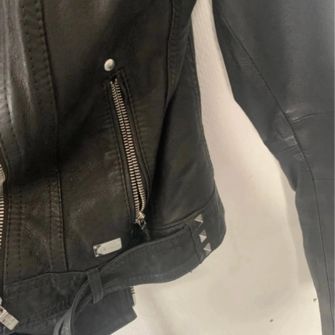 Svart skinnjacka Jofama by Kenza - 2