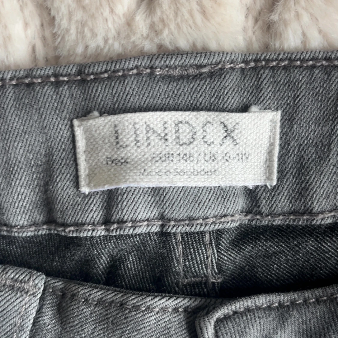 Grå jeans från Lindex - 3