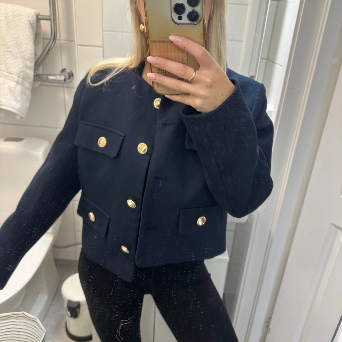 Jacka med guldknappar - 90