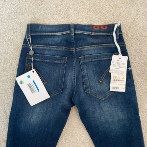 Dondup George Jeans - Brand new - Skick 10/10 (Helt ny) | Nypris: +4000kr, säljer endast för 1299kr! | Hör av dig vid frågor!