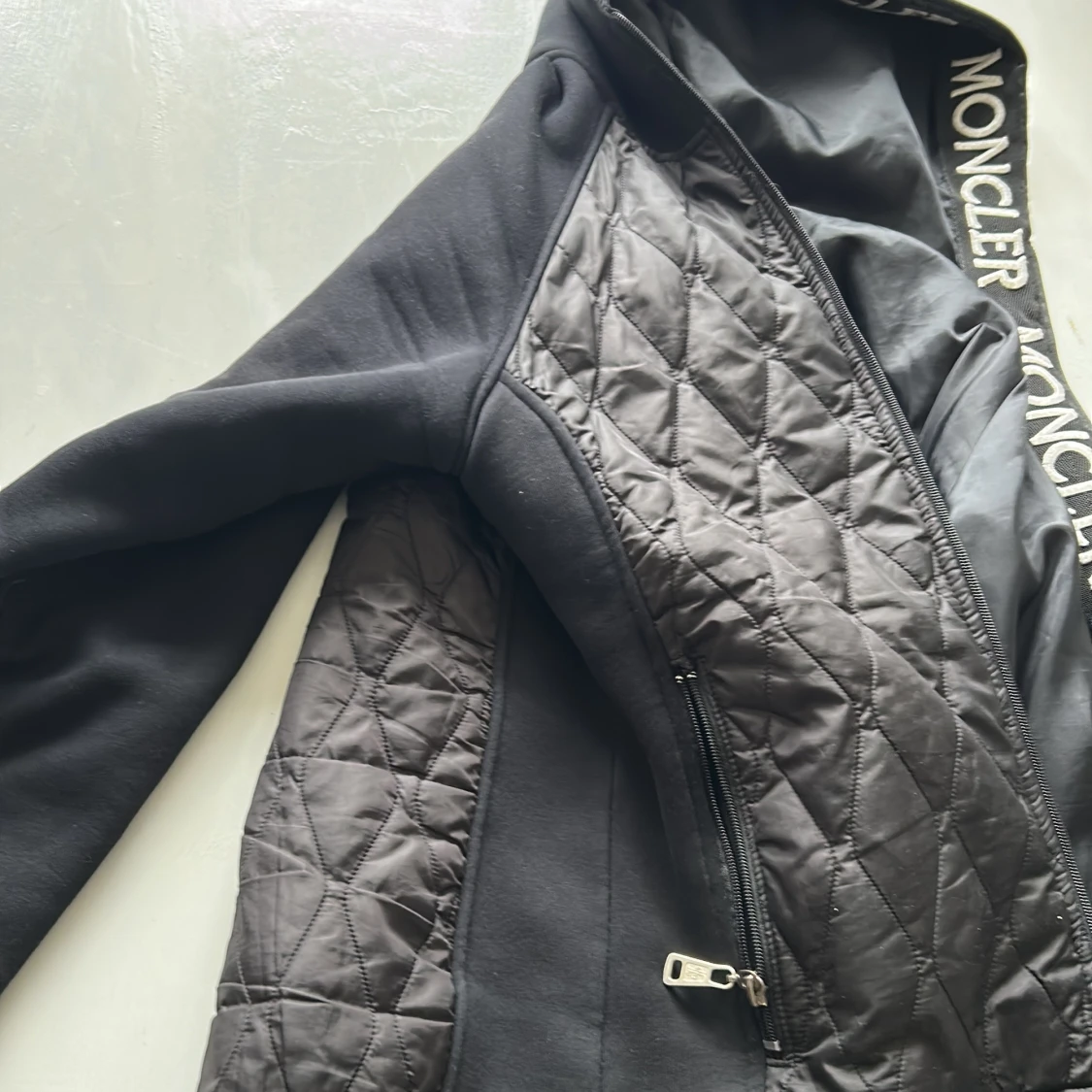 Svart moncler cardian  - 3