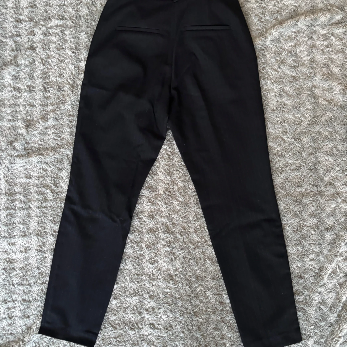 Svarta kostymbyxor från H&M - 2