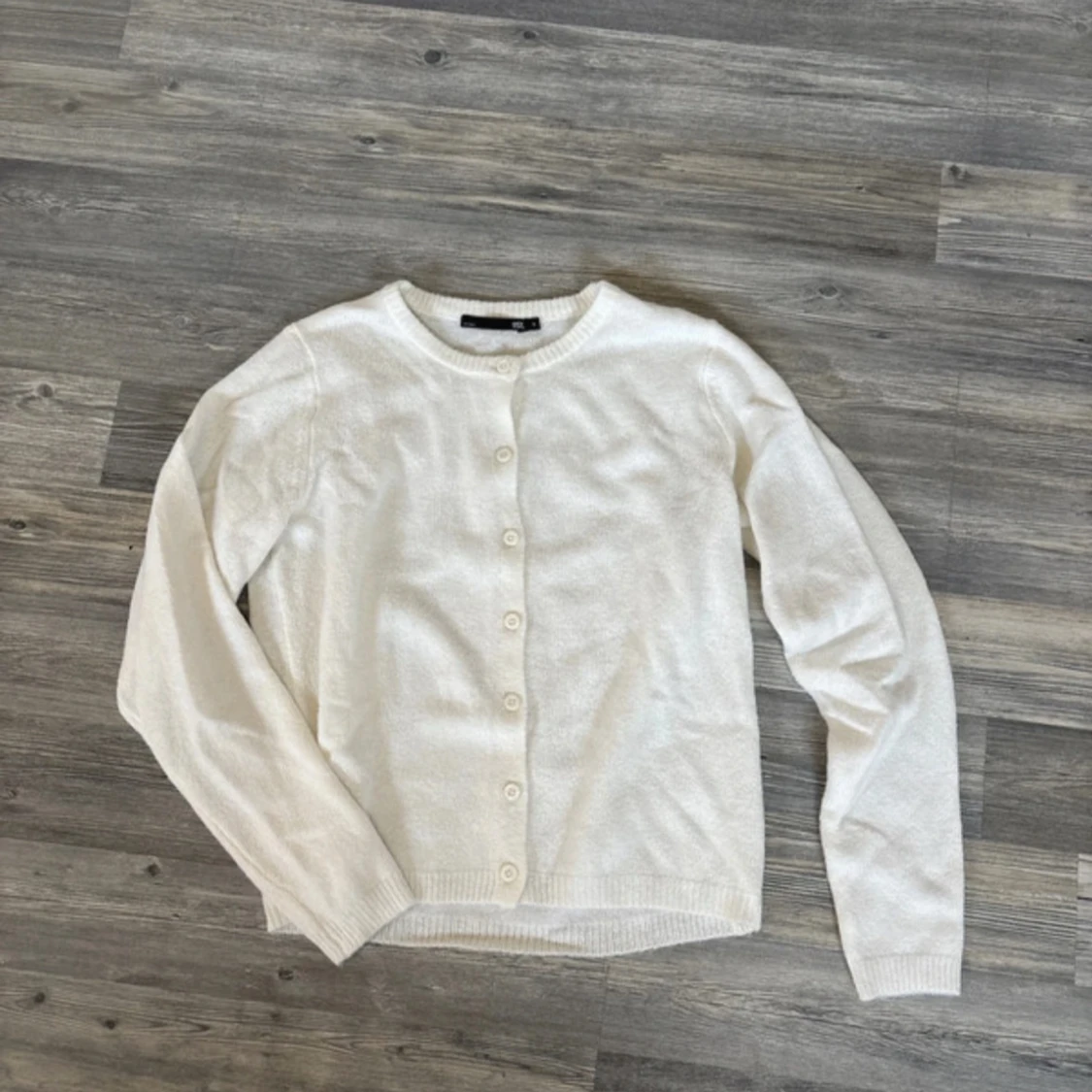 Vit stickad kofta från 157