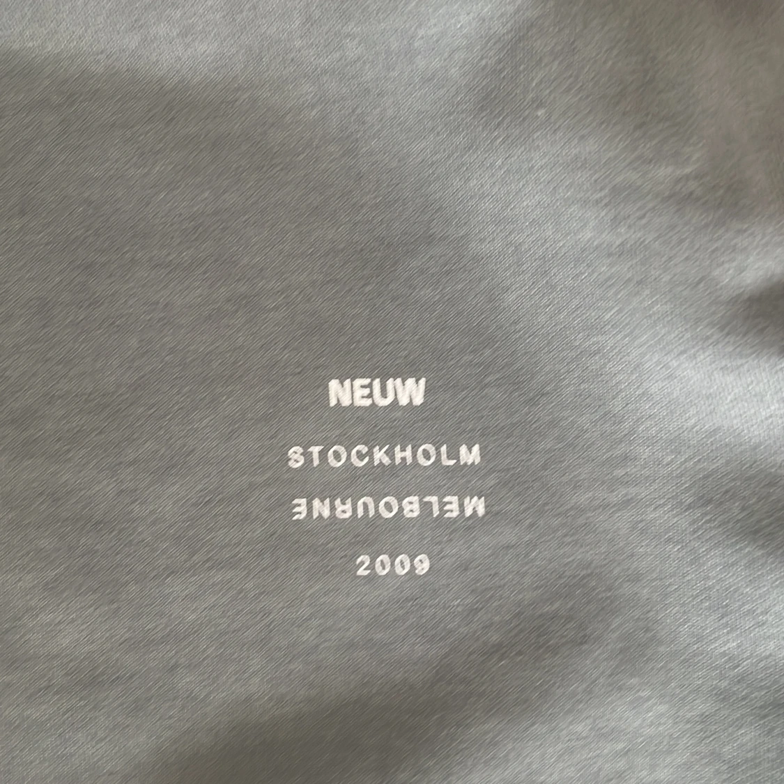 Grå sweatshirt från Neuw - 1