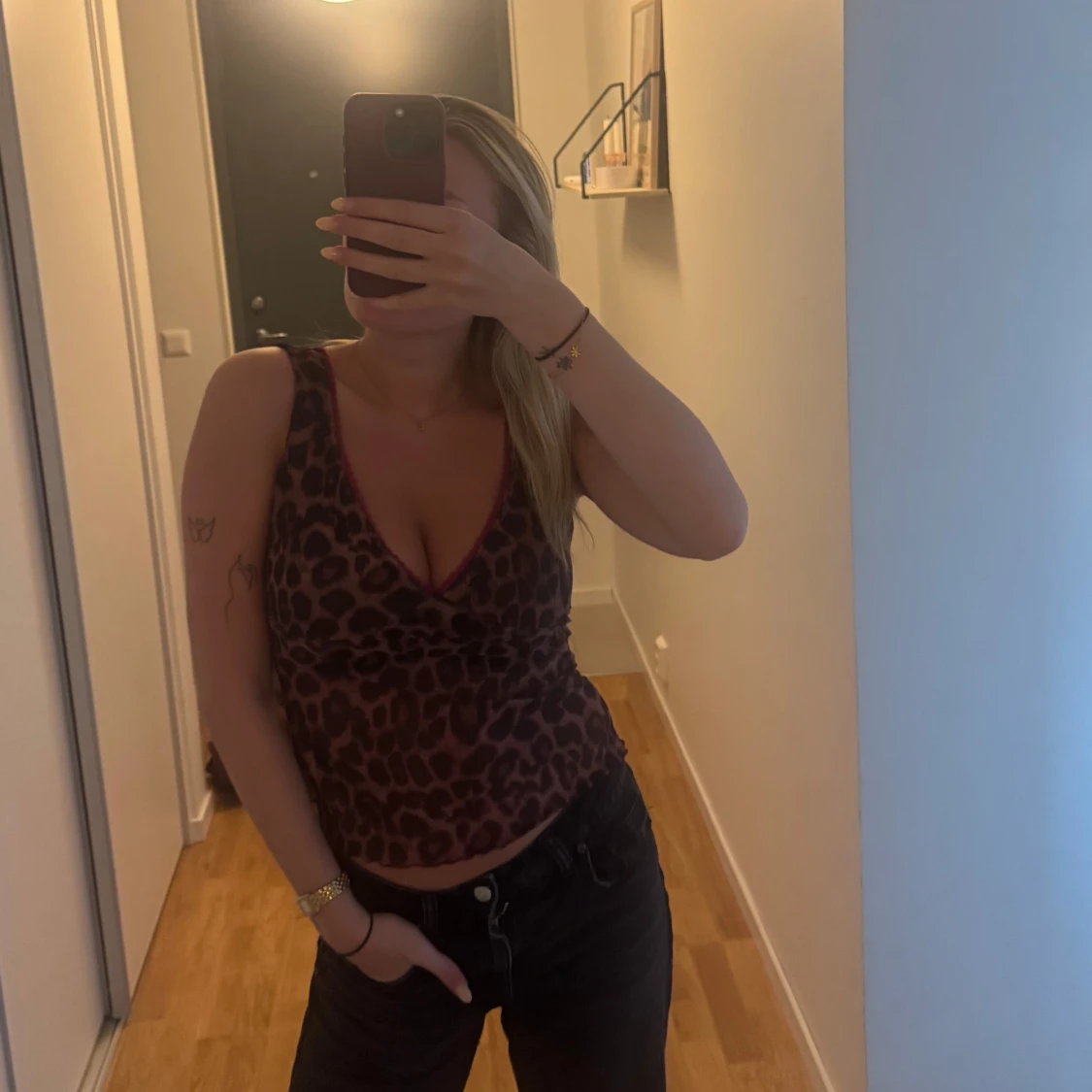 Leopardmönstrad ärmlös linnetopp