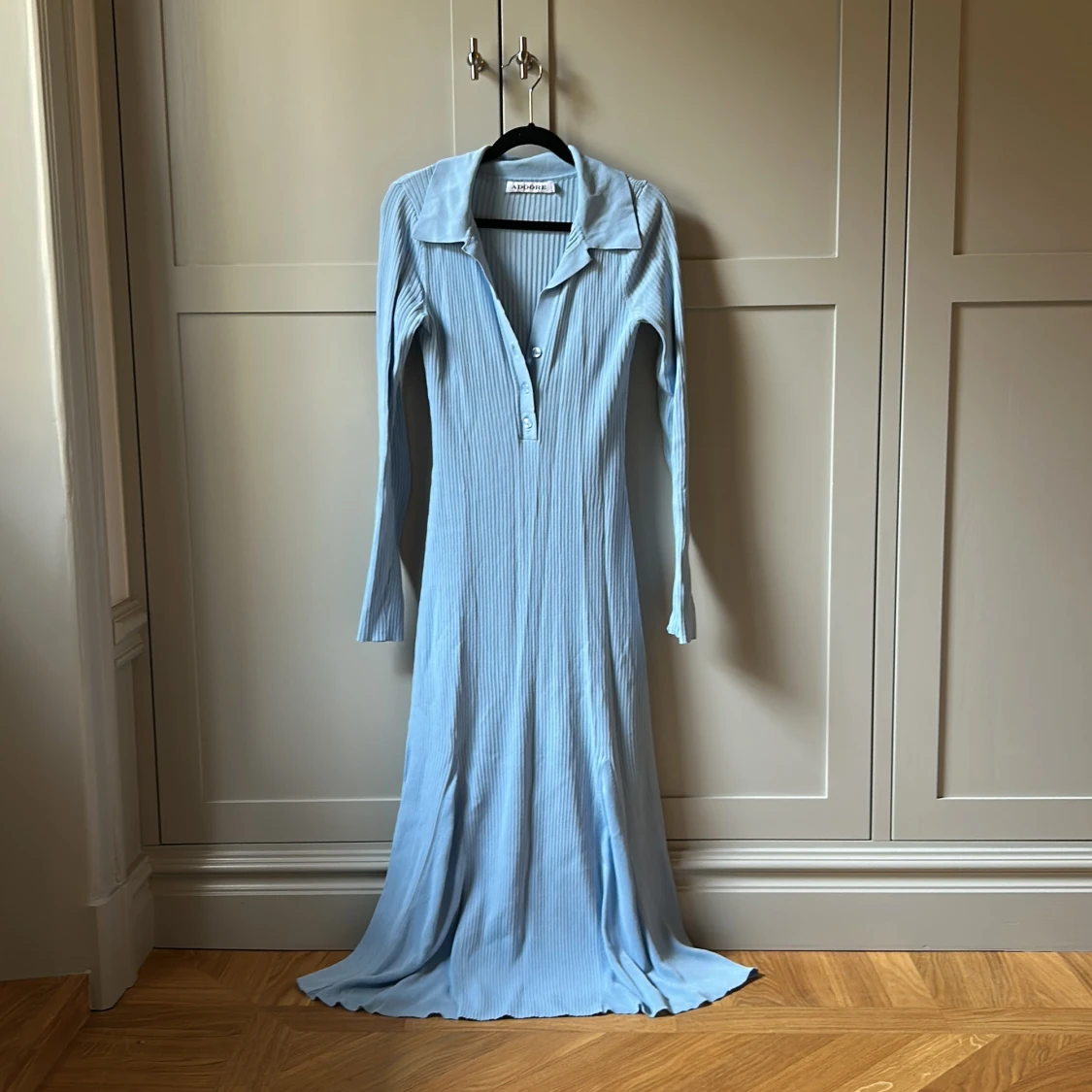 Ljusblå långklänning från Adoore