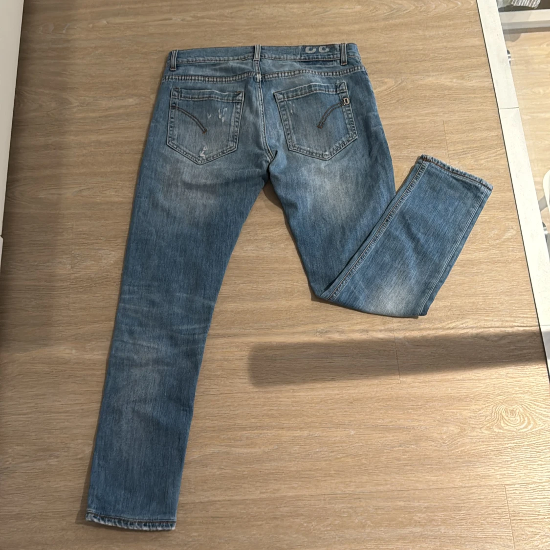 Blå skinny jeans med slitningar - 3