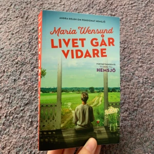 Bok - Säljer billig då jag vill bli av ☺️