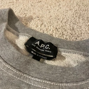 A.P.C sweatshirt! - Säljer denna fina tröja från exklusiva märket APC