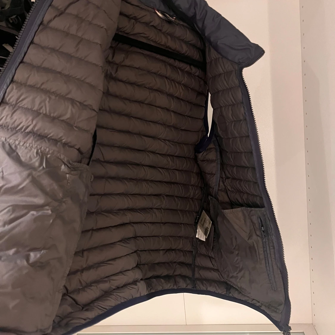 Mörkblå dunväst från Colmar - 1