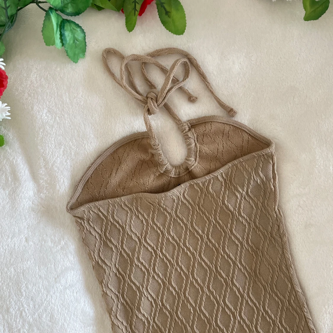 Beige ribbad halterneckklänning från H&M - 4