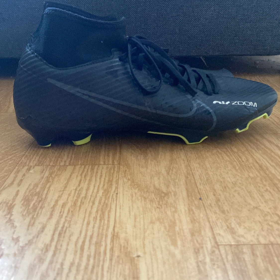 Svarta Nike Mercurial fotbollsskor