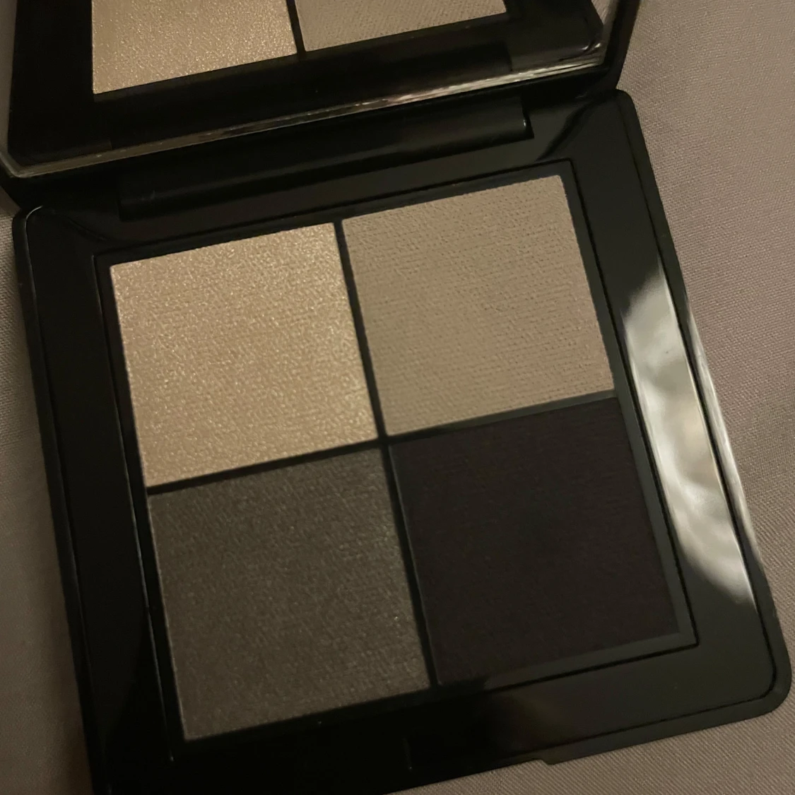Curated Eye Quad ögonskuggspalett från H&M - 1