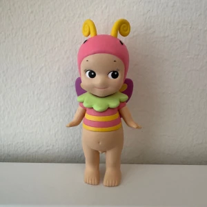 Sonny Angel  -  Samlarfigur från Sonny Angel, från bugs world series! 🦋( den är äkta )