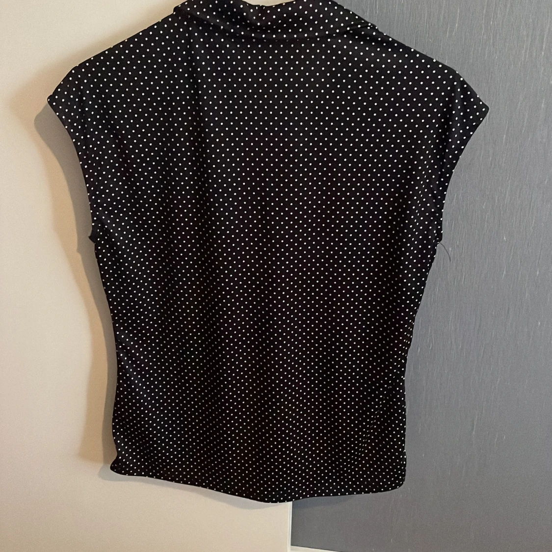 Svart prickig blus från Func Factory - 2