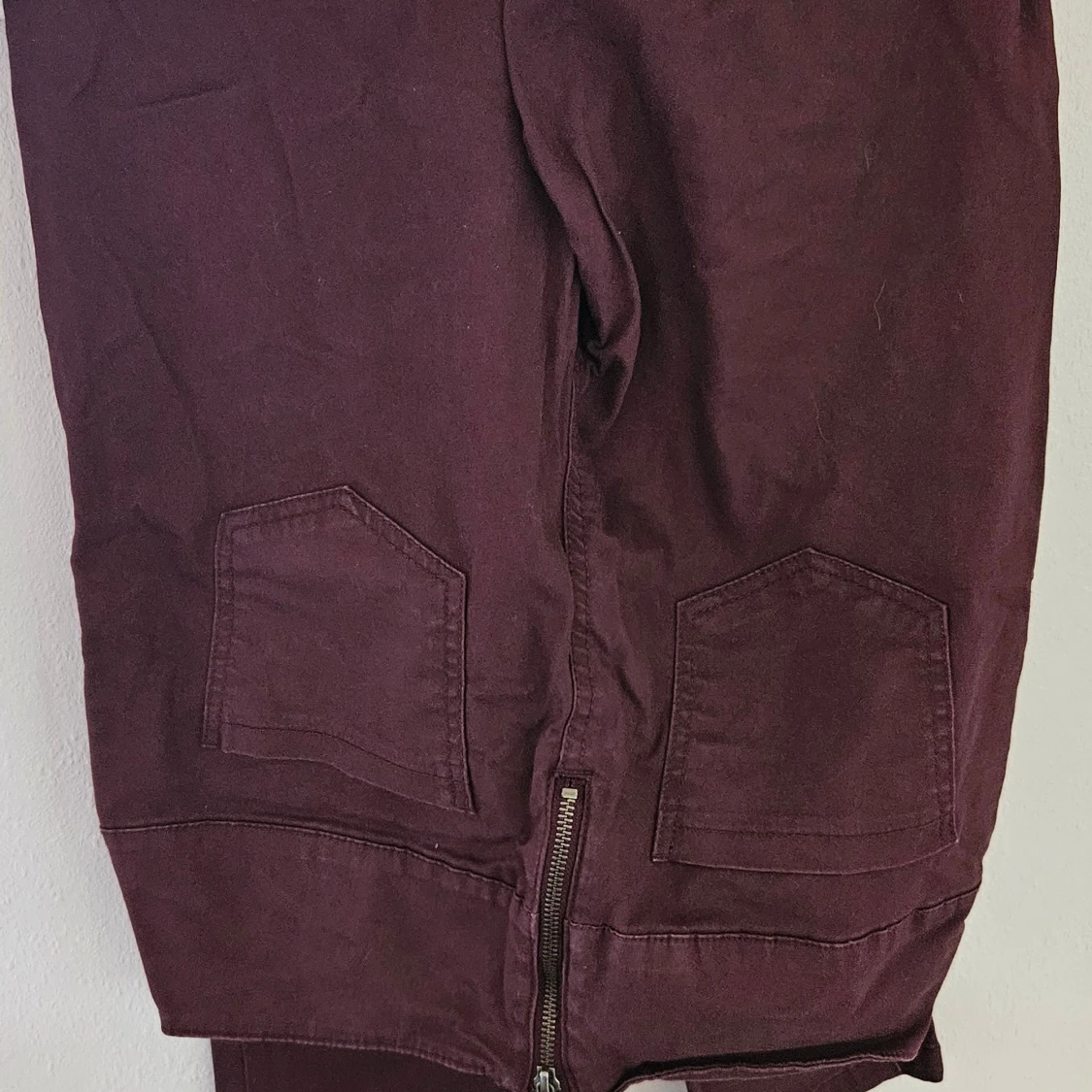 Vinröda cargopants från Esmara - 3