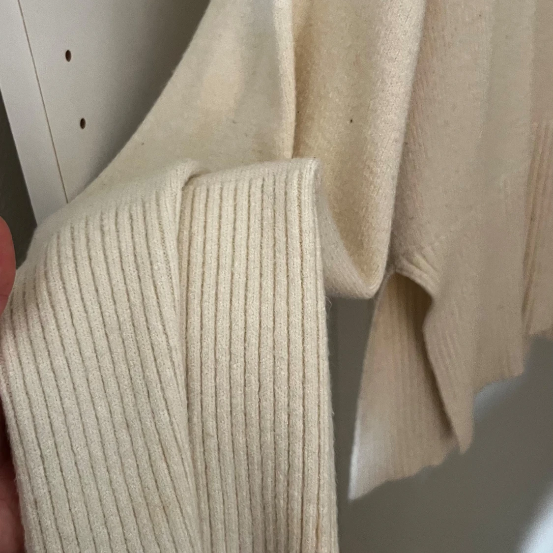Beige stickad tröja från Gina Tricot - 2
