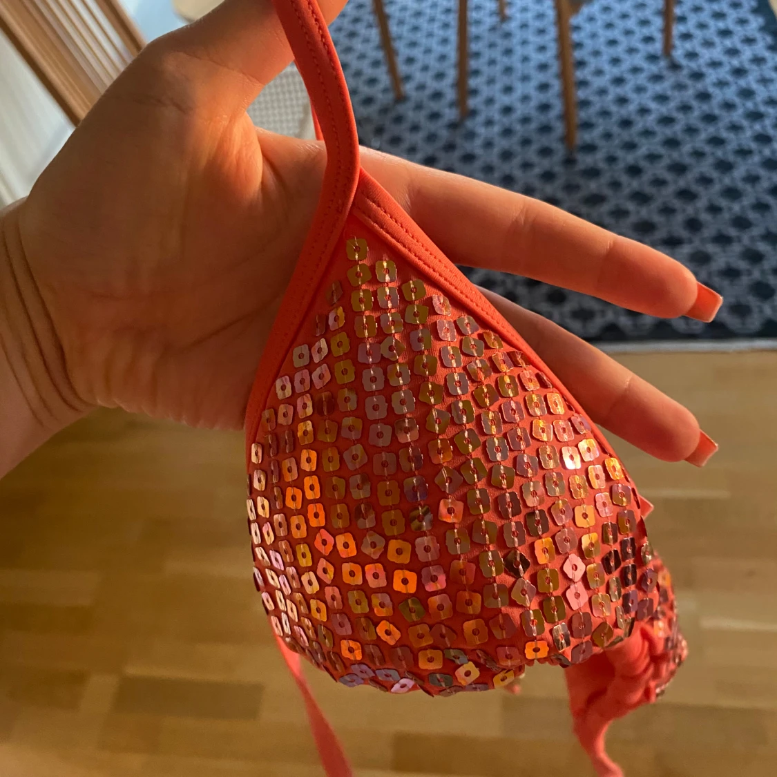 Rosa/Orange bikiniöverdel med paljetter - 1