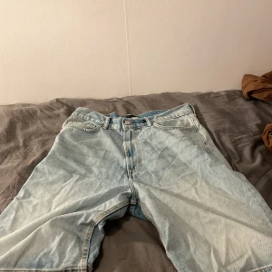 H&M BAGGY JORTS LJUS BLÅ - Aldrig använt dem, helt nya i princip 