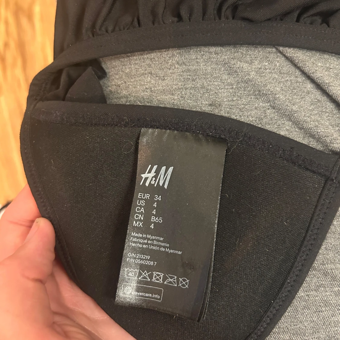 Två bikini överdelar från hm och bikbok - 4