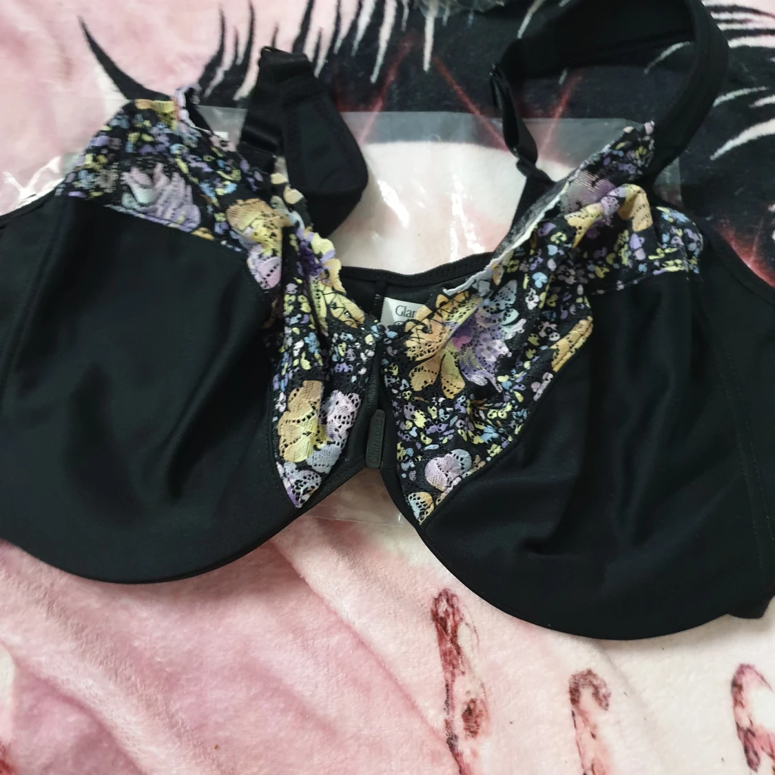 Svart blommig bh från Glamorise