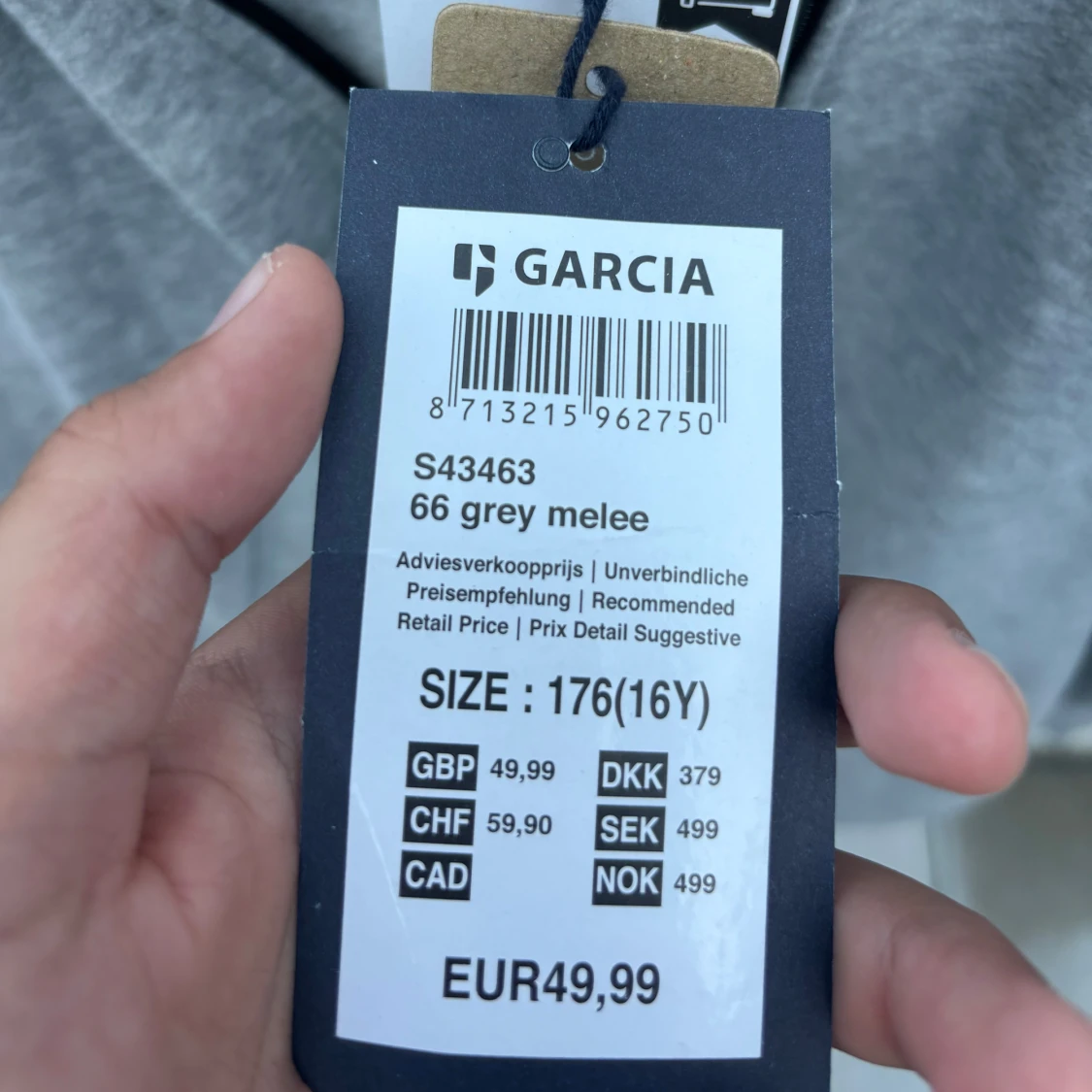 Grå hoodie med tryck från Garcia - 4