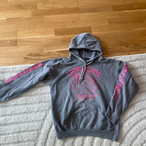 Prettylittlethings hoodie - Använt 3-4 gånger