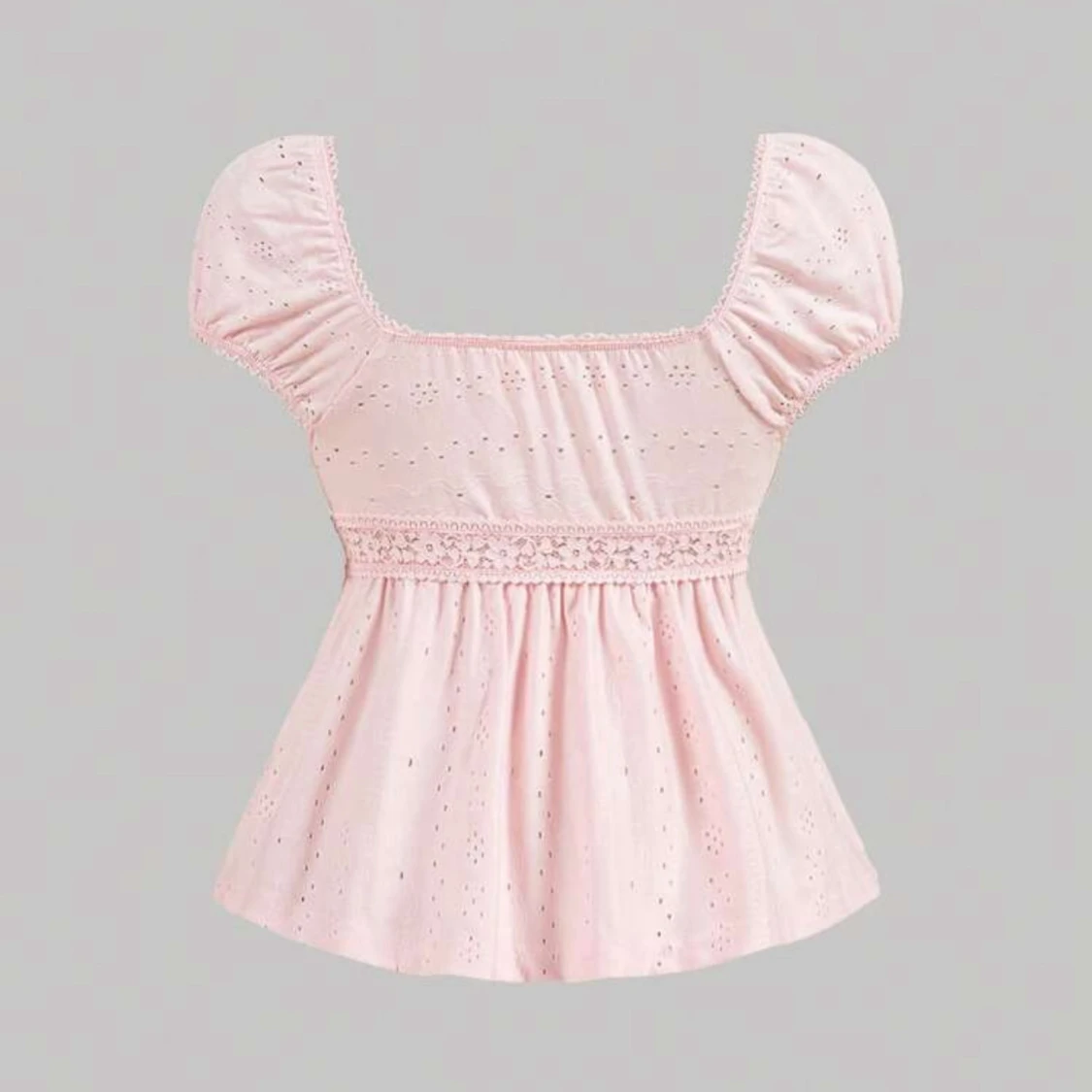 Ljusrosa blus med spets och knyt - 1