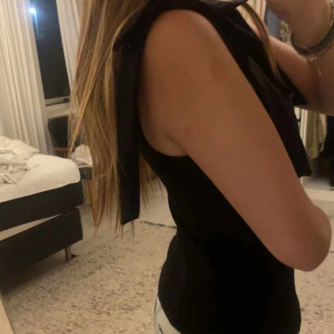 Svart linnetopp med rosett från Zara - 1