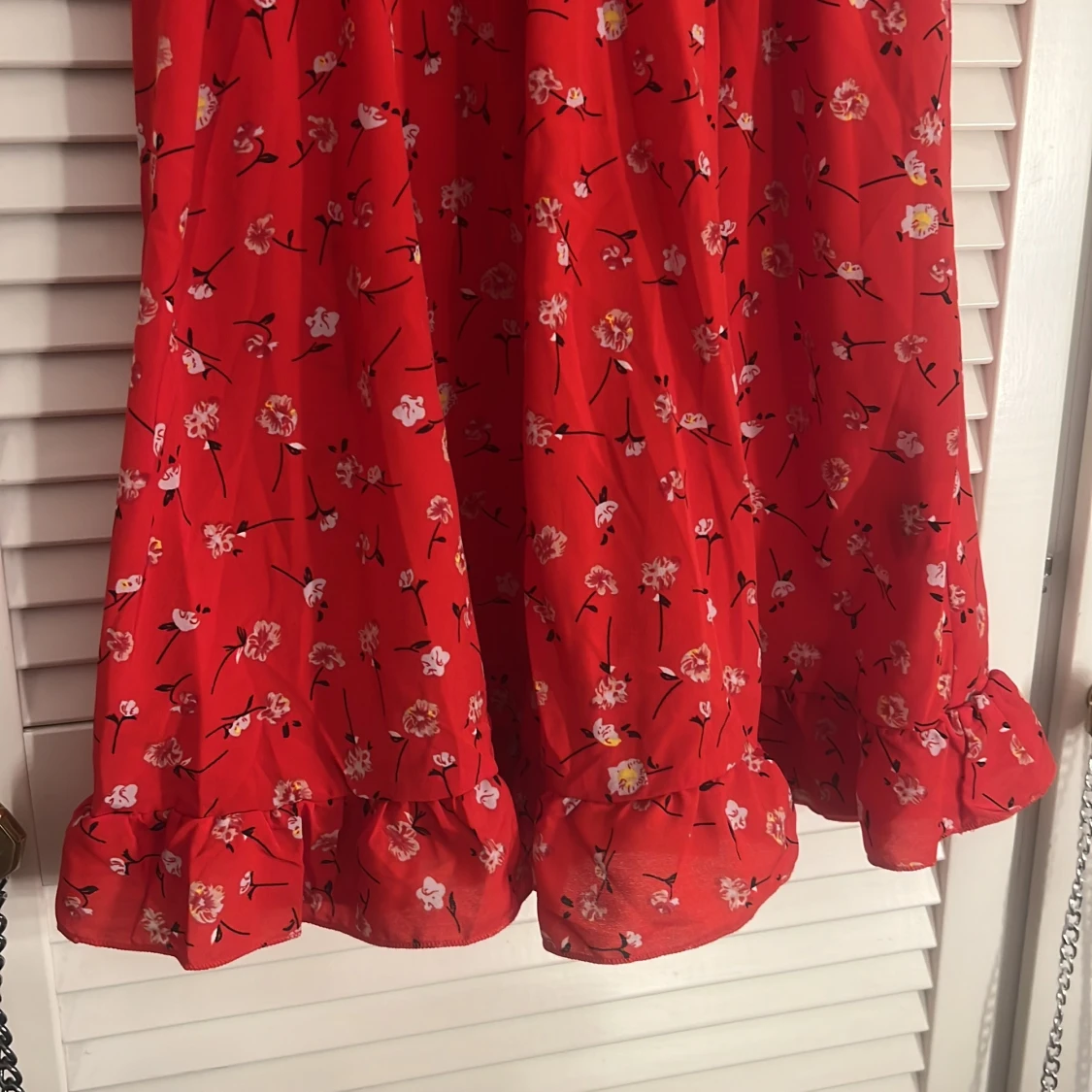 Röd blommig kortklänning från Shein - 1