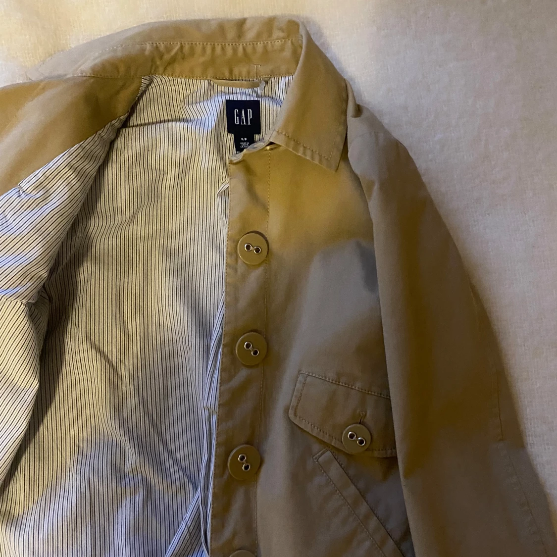 Beige kort jacka från GAP - 1