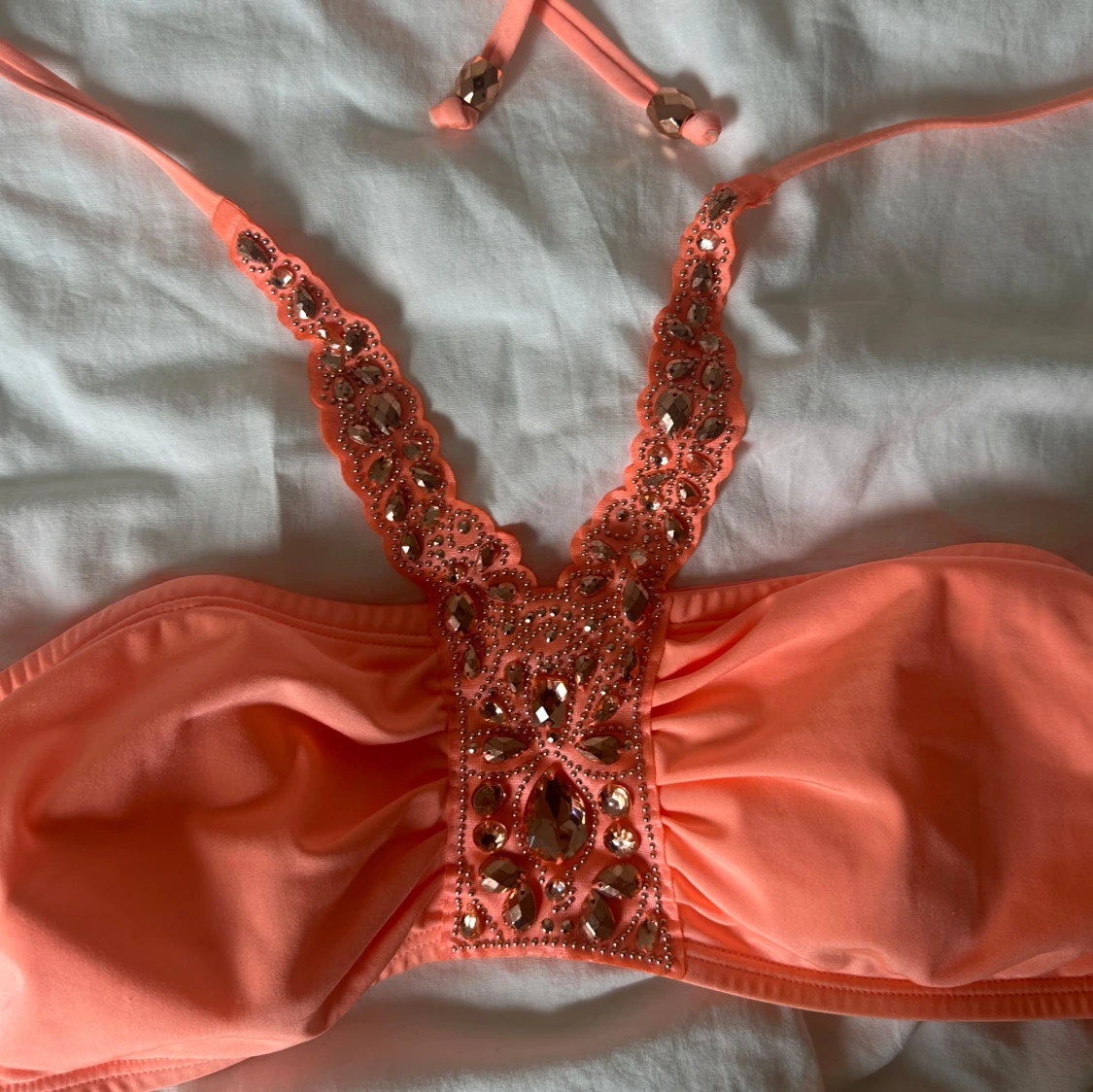 Aprikos bikiniöverdel med paljetter - 1