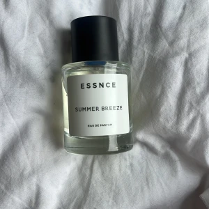 ESSNCE Summer Breeze parfym - 50ml, Se bild för mängd kvar☀️
